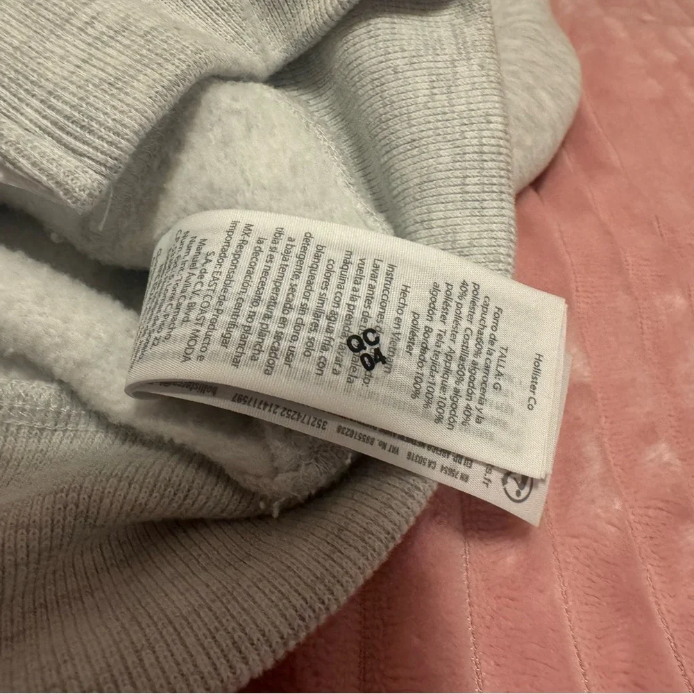 Hollister Women’s 2001 Zip-Up Hoodie - Grey with Pink Lettering - Size L - Picture 5 of 6